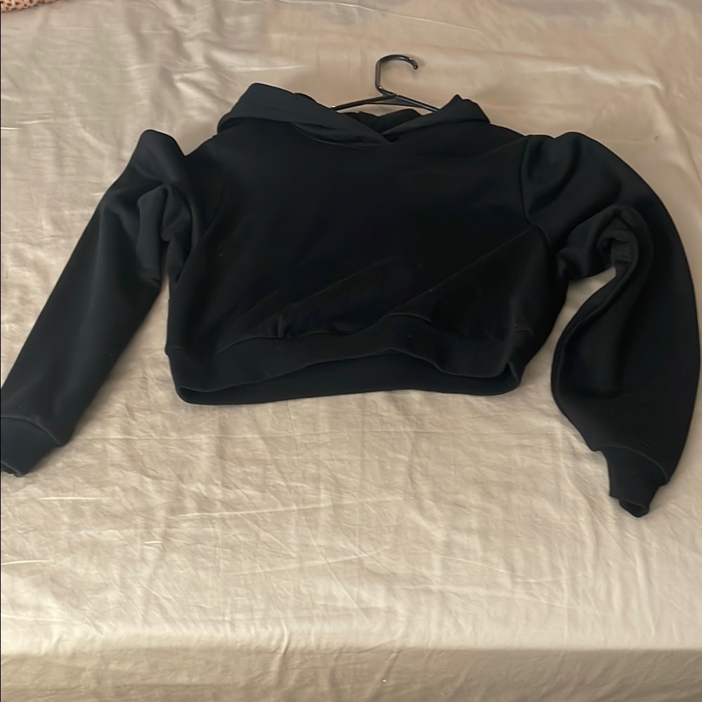 ALO Yoga Black Women's Cropped Sweater